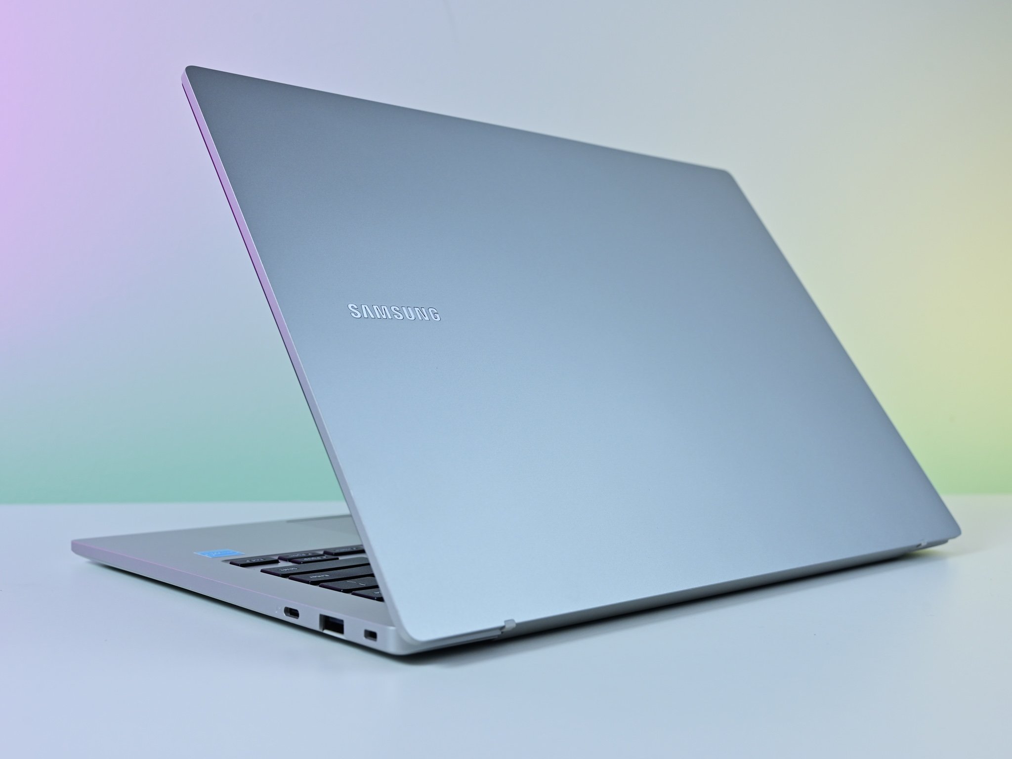 Samsung Galaxy Book Qualcomm Snapdragon • 16GB Ram • 256GB SSD • 15.6" Screen Display